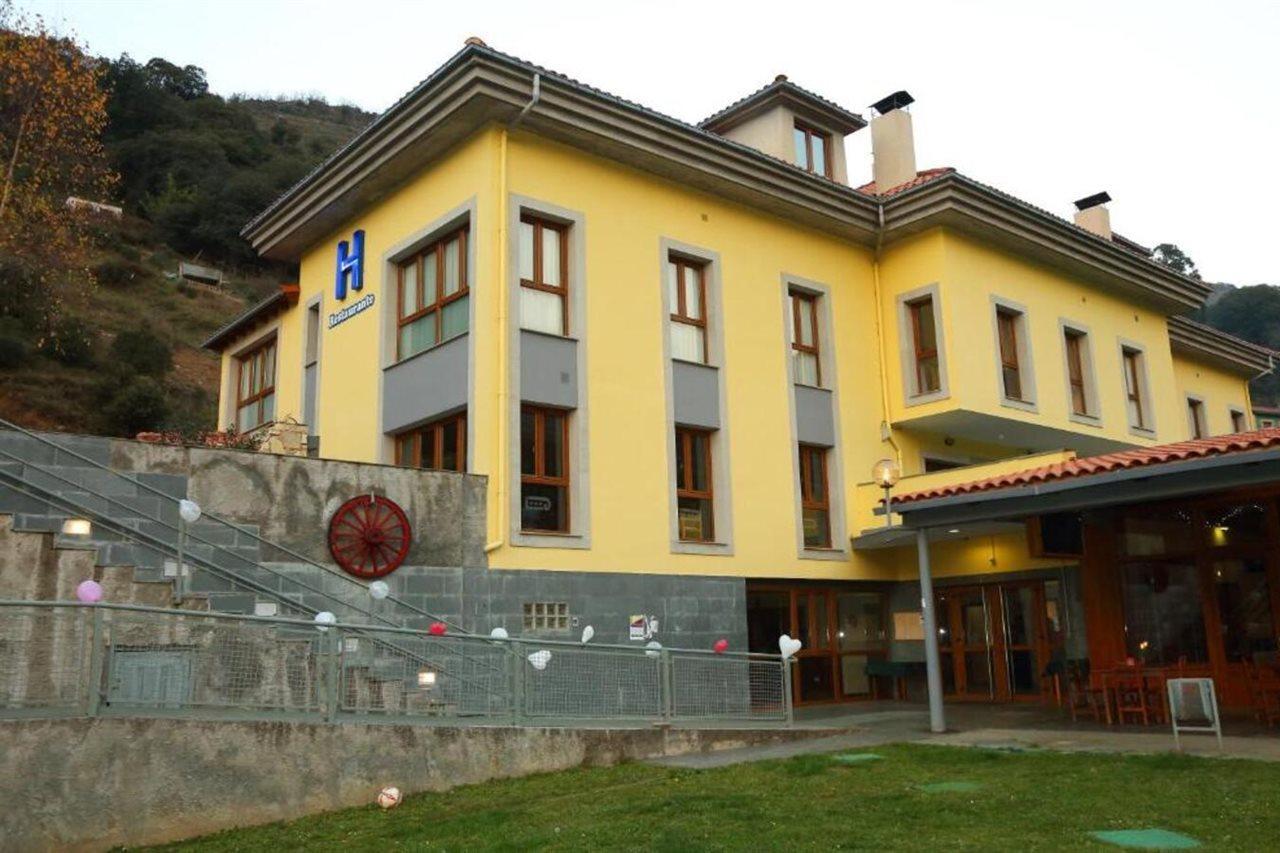Hotel Santa Cristina Pola de Lena Eksteriør bilde